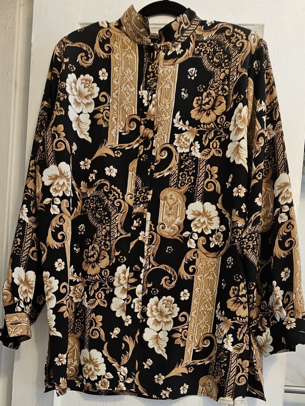Christie & Jill - Floral Scroll Print Button-Up Blouse - Black & Gold